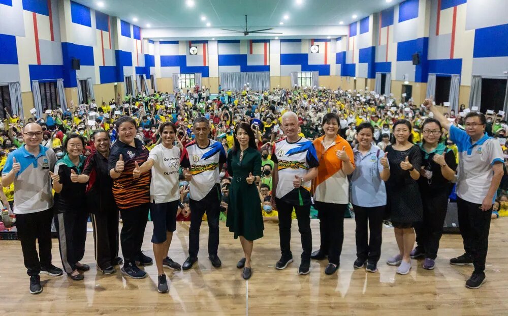 Olympians inspire, celebrate Olympic Day with 900 pupils of SJK (C) Kepong 3